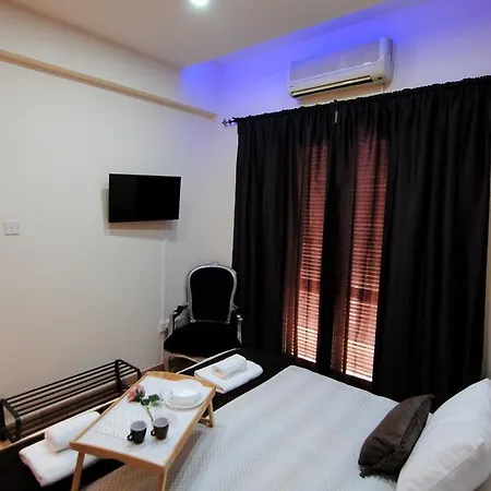 La C Apartment *